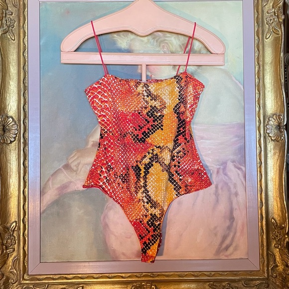 SOLD Guess crocodile red/orange bodysuit - Picture 3 of 4
